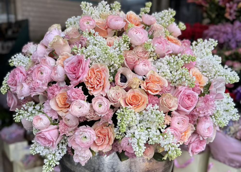 Designing Elegant, Pastel-Themed Spaces with Sweet Avalanche Roses