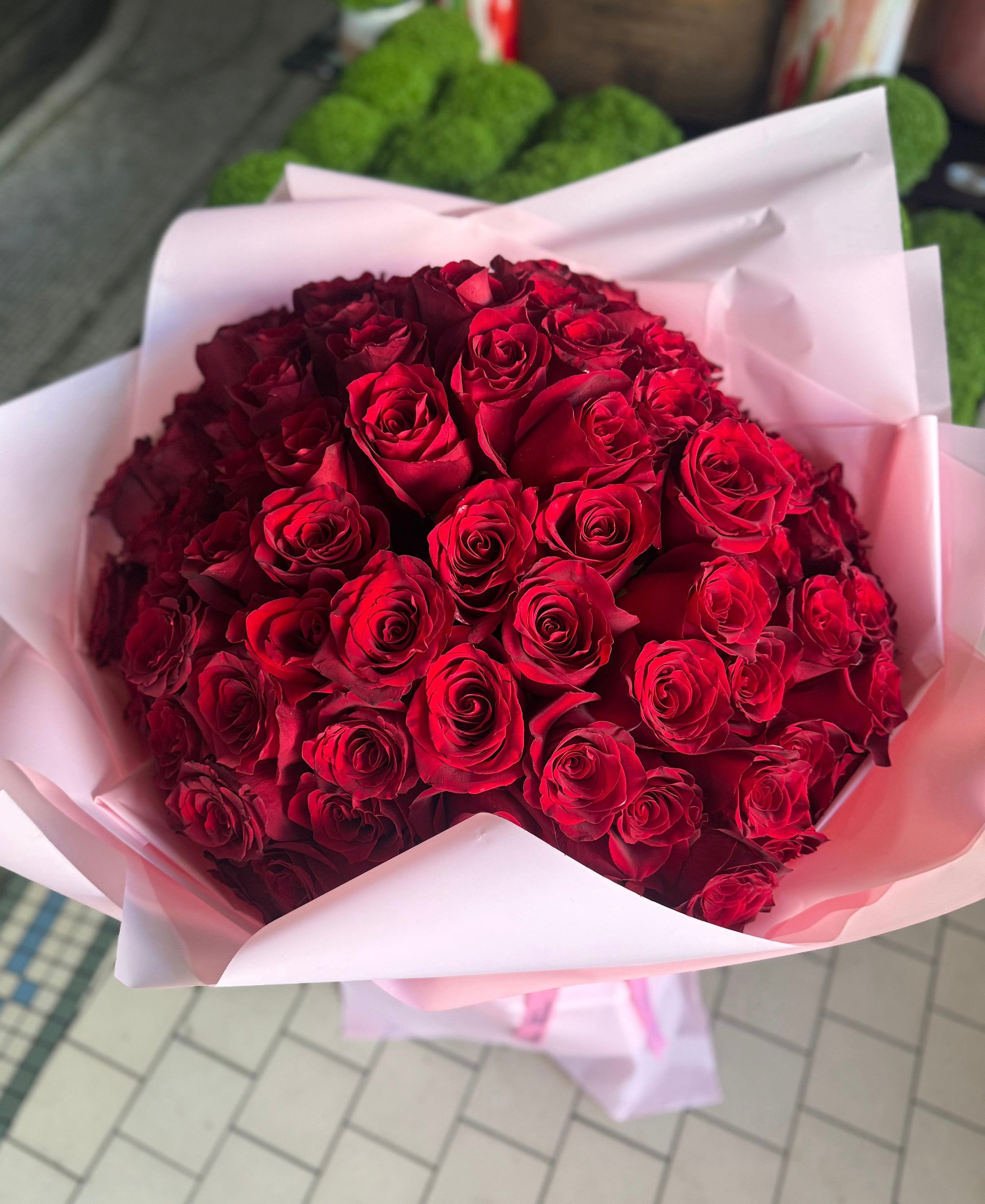 The Grand – 100 Red Roses